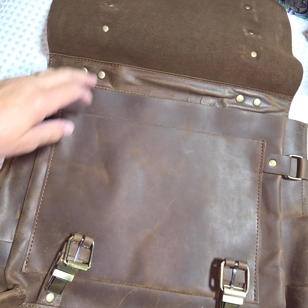 UNIVERSE FULL GRAIN LEATHER LAPTOP MESSENGER BAG (NO STRAP) - Picture 4 of 10